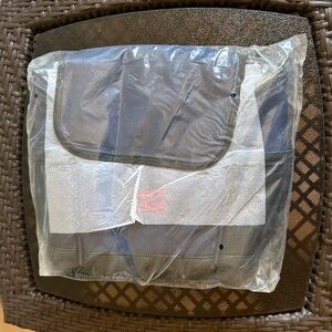 Tony Lama Boots Travel Bag Lunch Tote 6pk Cooler Shoulder Strap Size 10 x 10 x 6